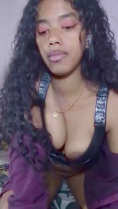 bella2 live cam on Cam4