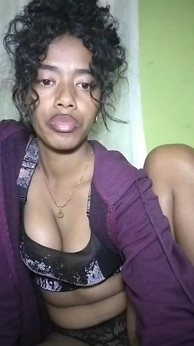 bella2 live cam on Cam4