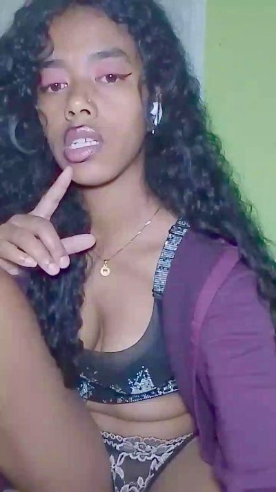 bella2 live cam on Cam4