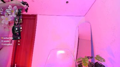 bella_luxxe live cam on Cam4