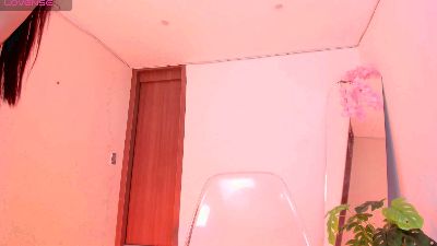 bella_luxxe live cam on Cam4