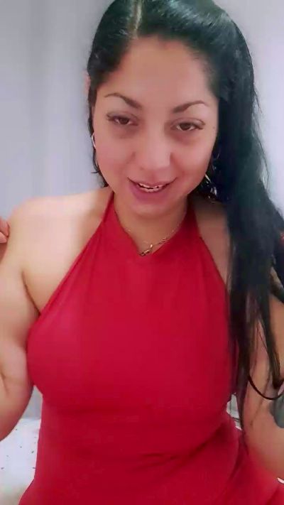 bella_milf1 live cam on Cam4
