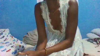 bellahotsexy2 live cam on Cam4