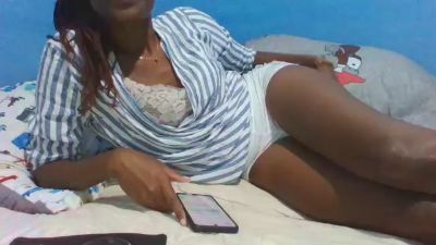 bellahotsexy2 live cam on Cam4