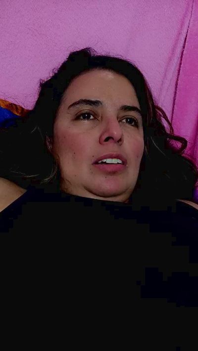 bellajade1985 live cam on Cam4