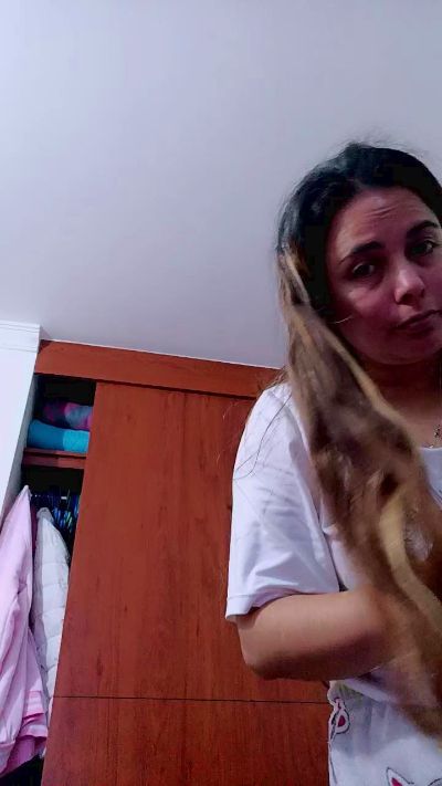 bellajade1985 live cam on Cam4