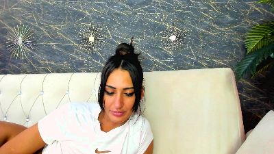 belle_emanuelle live cam on Cam4