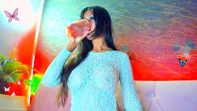 belle_emanuelle live cam on Cam4
