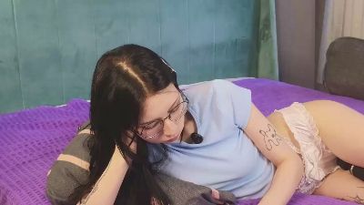 belle_phine live cam on Cam4