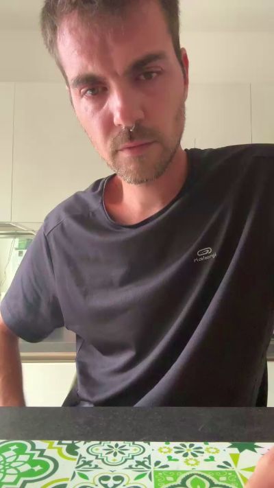 bellohot193 live cam on Cam4