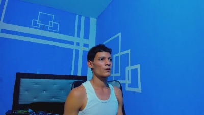 bem_boy live cam on Cam4