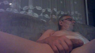 bernt68 live cam on Cam4