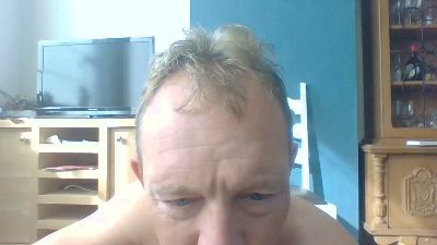 bertolini83 live cam on Cam4