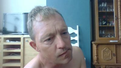 bertolini83 live cam on Cam4