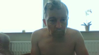 bertolini83 live cam on Cam4