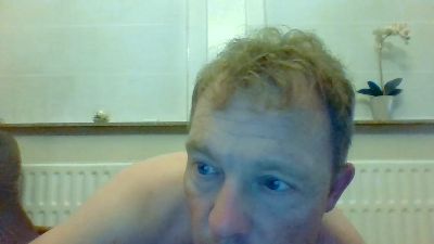 bertolini83 live cam on Cam4