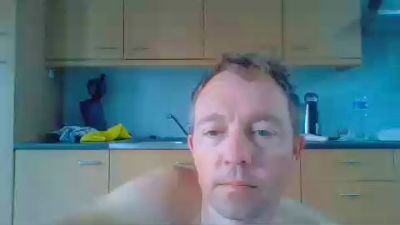 bertolini83 live cam on Cam4