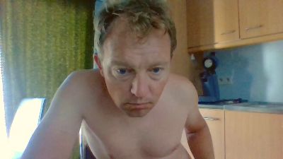 bertolini83 live cam on Cam4