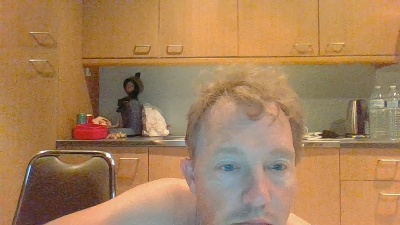 bertolini83 live cam on Cam4