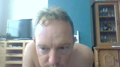 bertolini83 live cam on Cam4