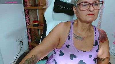 bety_cum2 live cam on Cam4