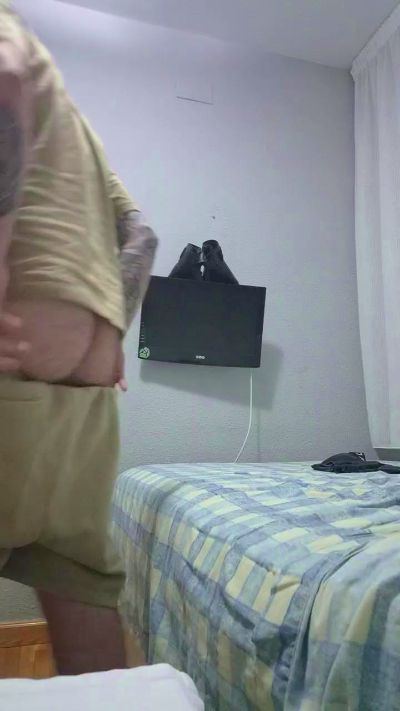 biberonlechero1 live cam on Cam4