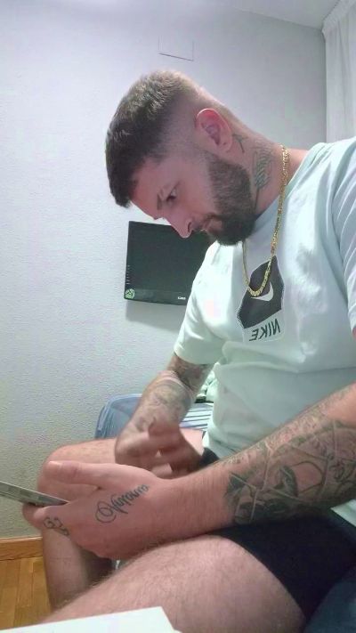 biberonlechero1 live cam on Cam4