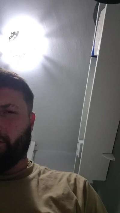 biberonlechero1 live cam on Cam4