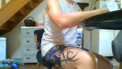 biboxer81 live cam on Cam4