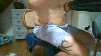 biboxer81 live cam on Cam4
