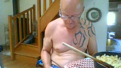 biboxer81 live cam on Cam4