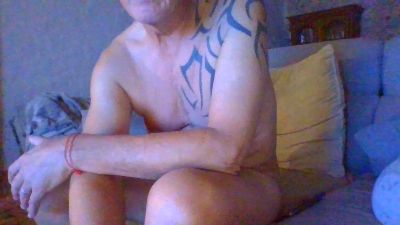 biboxer81 live cam on Cam4