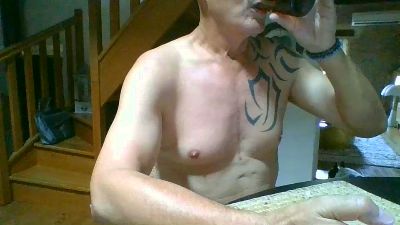 biboxer81 live cam on Cam4