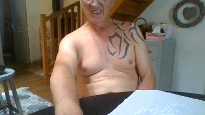 biboxer81 live cam on Cam4