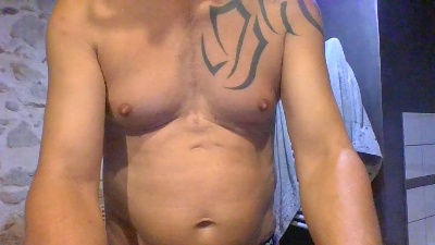biboxer81 live cam on Cam4
