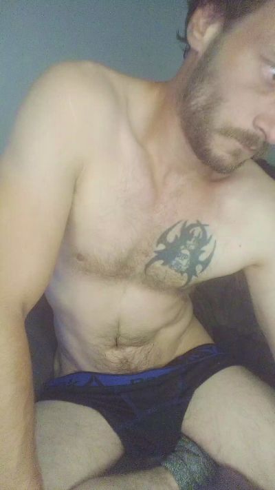 bigBUZZZZ69 live cam on Cam4