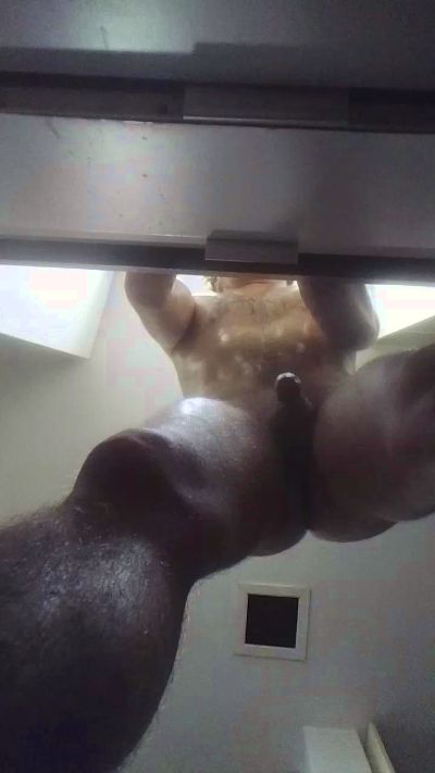 bigBUZZZZ69 live cam on Cam4