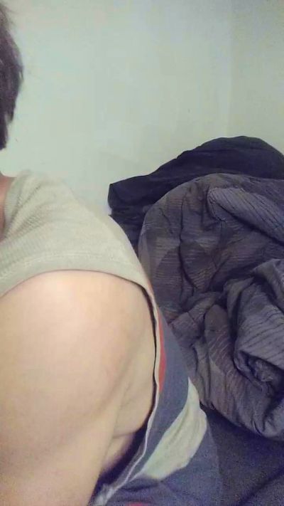bigBUZZZZ69 live cam on Cam4