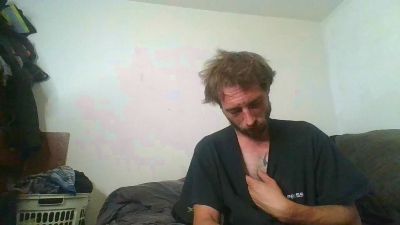 bigBUZZZZ69 live cam on Cam4