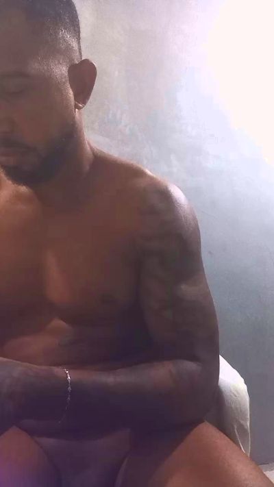 big_from_angola live cam on Cam4