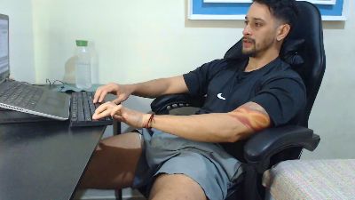 bigale24 live cam on Cam4