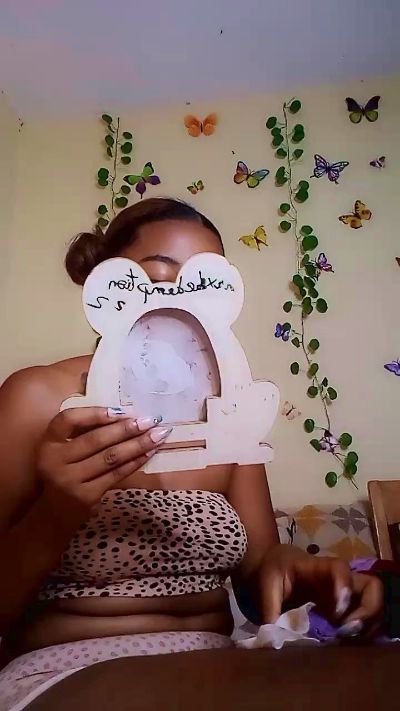 bigass004 live cam on Cam4