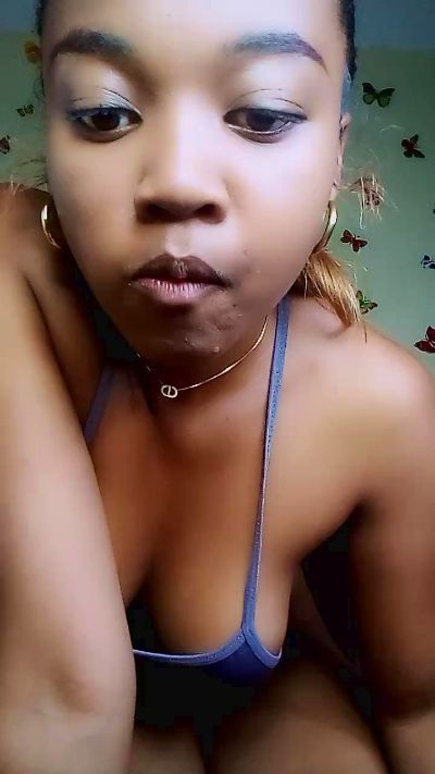 bigass004 live cam on Cam4
