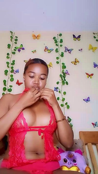 bigass004 live cam on Cam4