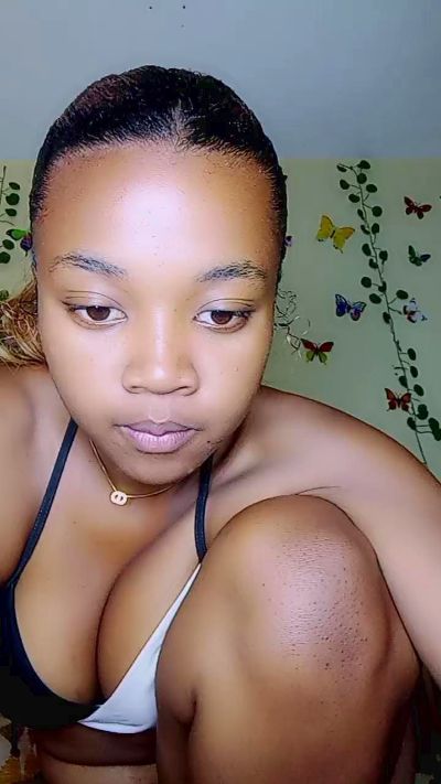 bigass004 live cam on Cam4