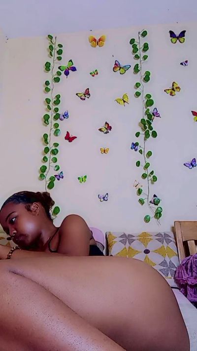 bigass004 live cam on Cam4