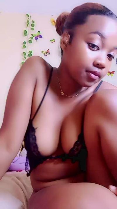 bigass004 live cam on Cam4