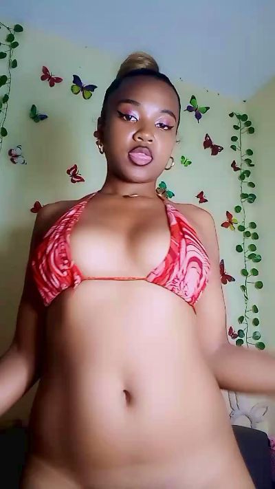 bigass004 live cam on Cam4