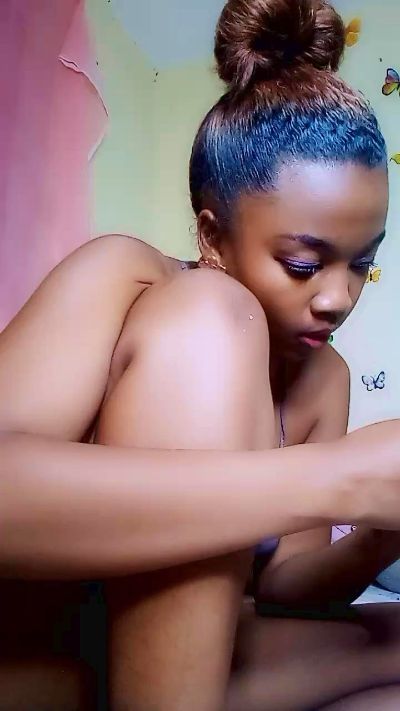 bigass004 live cam on Cam4