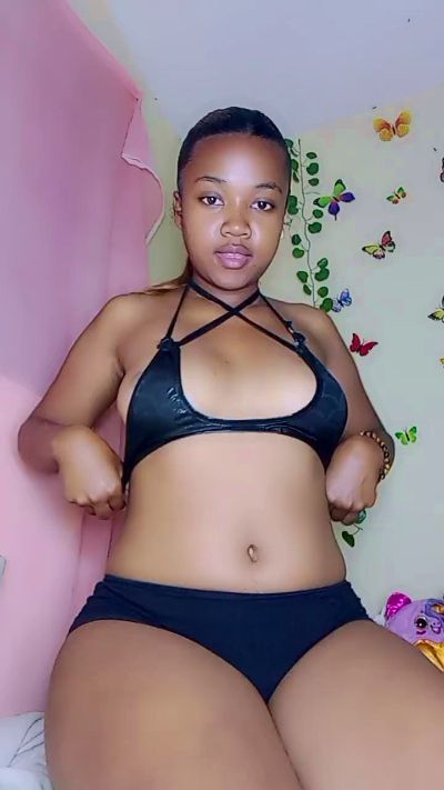 bigass004 live cam on Cam4
